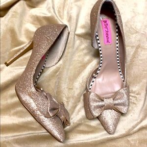 Betsy Johnson gold sparkly heels